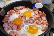 Яичница с сосисками - Шаг 6 Яичница с сосисками - Шаг 6