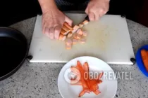 Тушеная капуста с сосисками - Шаг 3 Тушеная капуста с сосисками - Шаг 3