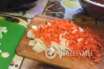Тушеная капуста с грибами в мультиварке - Шаг 2 Тушеная капуста с грибами в мультиварке - Шаг 2
