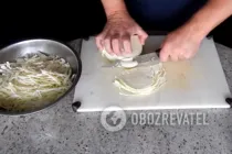 Тушеная капуста с сосисками - Шаг 2 Тушеная капуста с сосисками - Шаг 2