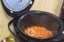 Тушеная капуста с грибами в мультиварке - Шаг 3 Тушеная капуста с грибами в мультиварке - Шаг 3