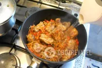 Тушеная капуста с ребрышками - Шаг 3 Тушеная капуста с ребрышками - Шаг 3
