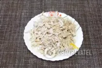 Салат из пекинской капусты и курицы - Шаг 3 Салат из пекинской капусты и курицы - Шаг 3