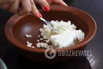 Оладьи из творога - Шаг 3 Оладьи из творога - Шаг 3
