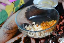 Салат с кальмарами и крабовыми палочками - Шаг 3 Салат с кальмарами и крабовыми палочками - Шаг 3
