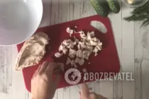 Салат з куркою, грибами і огірком - Крок 4 Салат з куркою, грибами і огірком - Крок 4
