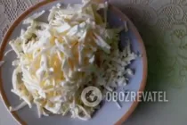 Салат з кальмарами і сиром - Крок 3 Салат з кальмарами і сиром - Крок 3