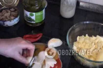 Салат с консервированными кальмарами - Шаг 3 Салат с консервированными кальмарами - Шаг 3
