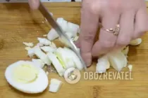 Салат с кальмарами и огурцом - Шаг 4 Салат с кальмарами и огурцом - Шаг 4