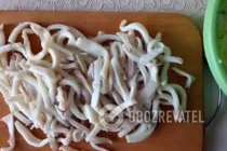 Салат з кальмарами і сиром - Крок 5 Салат з кальмарами і сиром - Крок 5