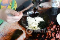 Салат с кальмарами и крабовыми палочками - Шаг 6 Салат с кальмарами и крабовыми палочками - Шаг 6