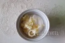 Салат з кальмарами і сиром - Крок 6 Салат з кальмарами і сиром - Крок 6