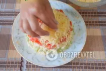 Салат с крабовыми палочками и сыром - Шаг 10 Салат с крабовыми палочками и сыром - Шаг 10