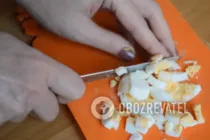 Салат с крабовыми палочками и огурцом - Шаг 1 Салат с крабовыми палочками и огурцом - Шаг 1