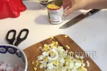 Салат с крабовыми палочками - Шаг 3 Салат с крабовыми палочками - Шаг 3