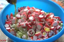 Салат с крабовыми палочками и капустой - Шаг 5 Салат с крабовыми палочками и капустой - Шаг 5
