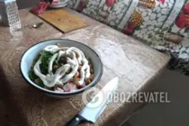 Салат з крабовими паличками і помідорами - Крок 7 Салат з крабовими паличками і помідорами - Крок 7