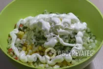 Салат с крабовыми палочками и кукурузой - Шаг 6 Салат с крабовыми палочками и кукурузой - Шаг 6