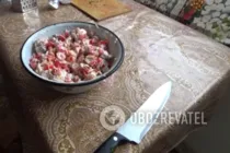 Салат з крабовими паличками і помідорами - Крок 8 Салат з крабовими паличками і помідорами - Крок 8