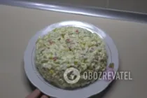 Салат с крабовыми палочками и кукурузой - Шаг 7 Салат с крабовыми палочками и кукурузой - Шаг 7