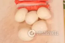 Салат с крабовыми палочками и рисом - Шаг 2 Салат с крабовыми палочками и рисом - Шаг 2
