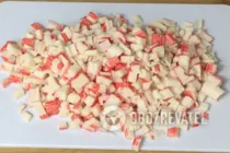 Салат с крабовыми палочками и грибами - Шаг 1 Салат с крабовыми палочками и грибами - Шаг 1