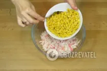 Салат з крабовими паличками класичний - Крок 3 Салат з крабовими паличками класичний - Крок 3