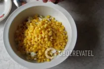 Салат с чипсами и колбасой - Шаг 3 Салат с чипсами и колбасой - Шаг 3
