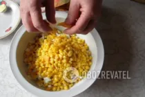 Салат с чипсами и колбасой - Шаг 4 Салат с чипсами и колбасой - Шаг 4
