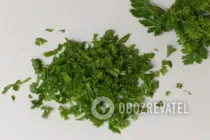 Салат с крабовыми палочками и грибами - Шаг 4 Салат с крабовыми палочками и грибами - Шаг 4