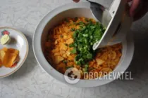 Салат с чипсами и колбасой - Шаг 5 Салат с чипсами и колбасой - Шаг 5