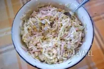 Салат с капустой и колбасой - Шаг 7 Салат с капустой и колбасой - Шаг 7