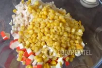 Салат с крабовыми палочками и кальмарами - Шаг 6 Салат с крабовыми палочками и кальмарами - Шаг 6