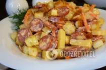 Салат с сухариками и колбасой - Шаг 7 Салат с сухариками и колбасой - Шаг 7