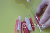 Салат из крабовых палочек без майонеза - Шаг 1 Салат из крабовых палочек без майонеза - Шаг 1