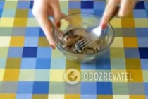 Салат с яйцами и сардинами - Шаг 3 Салат с яйцами и сардинами - Шаг 3