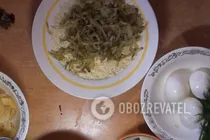 Салат "Подсолнух" с печенью трески - Шаг 3 Салат "Подсолнух" с печенью трески - Шаг 3