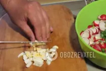 Салат с яйцом и редиской - Шаг 3 Салат с яйцом и редиской - Шаг 3