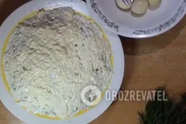 Салат "Подсолнух" с печенью трески - Шаг 5 Салат "Подсолнух" с печенью трески - Шаг 5