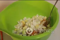 Салат с яйцом и кальмарами - Шаг 8 Салат с яйцом и кальмарами - Шаг 8