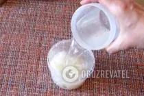 Салат с сыром и тунцом - Шаг 2 Салат с сыром и тунцом - Шаг 2