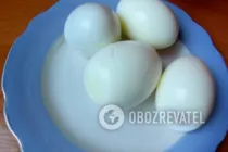 Салат с плавленым сыром и чесноком - Шаг 3 Салат с плавленым сыром и чесноком - Шаг 3