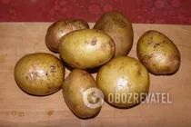 Печеная картошка с салом в фольге - Шаг 1 Печеная картошка с салом в фольге - Шаг 1