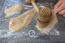 Крученики из куриного филе с сыром - Шаг 2 Крученики из куриного филе с сыром - Шаг 2
