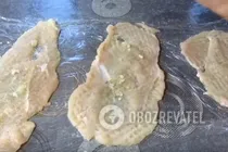 Крученики из куриного филе с сыром - Шаг 3 Крученики из куриного филе с сыром - Шаг 3