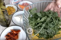 Салат с рукколой и вялеными помидорами - Шаг 1 Салат с рукколой и вялеными помидорами - Шаг 1