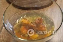 Омлет с колбасой - Шаг 1 Омлет с колбасой - Шаг 1
