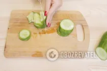 Салат с зеленым горошком и сухариками - Шаг 1 Салат с зеленым горошком и сухариками - Шаг 1