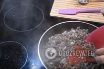 Заливной пирог с мясом - Крок 3 Заливной пирог с мясом - Крок 3
