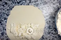 Чебуреки з домашнім сиром - Крок 6 Чебуреки з домашнім сиром - Крок 6